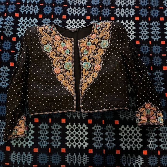 Vintage Jackets & Blazers - Stunning vintage silk beaded jacket